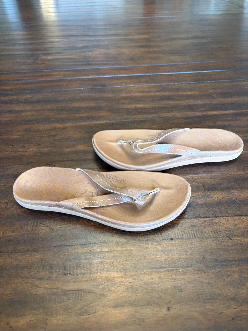 Olukai Tan Tong Sandals Woman US 8 ACS